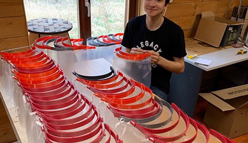 Защитные экраны для обнинских врачей печатают на 3D-принтерах