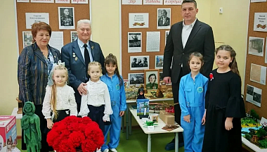 В Малоярославце летчик-испытатель встретился с детьми