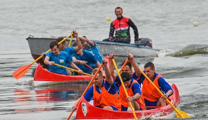 Байдарки и каноэ на калужском море