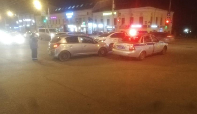 В центре Калуги столкнулись две иномарки