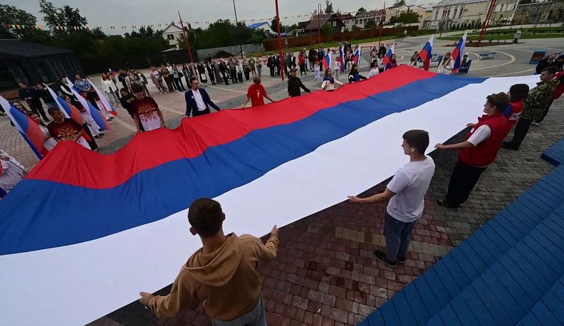 В Малоярославце прошла акция «Флаг моей Родины»