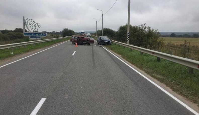 В Калужской области два человека пострадали в ДТП на "встречке"