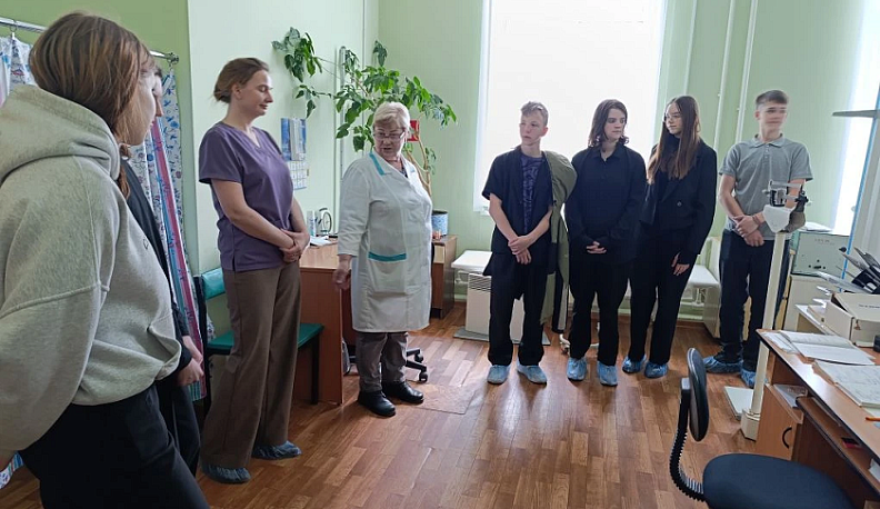 В Износках школьникам рассказали о перспективах работы медиком