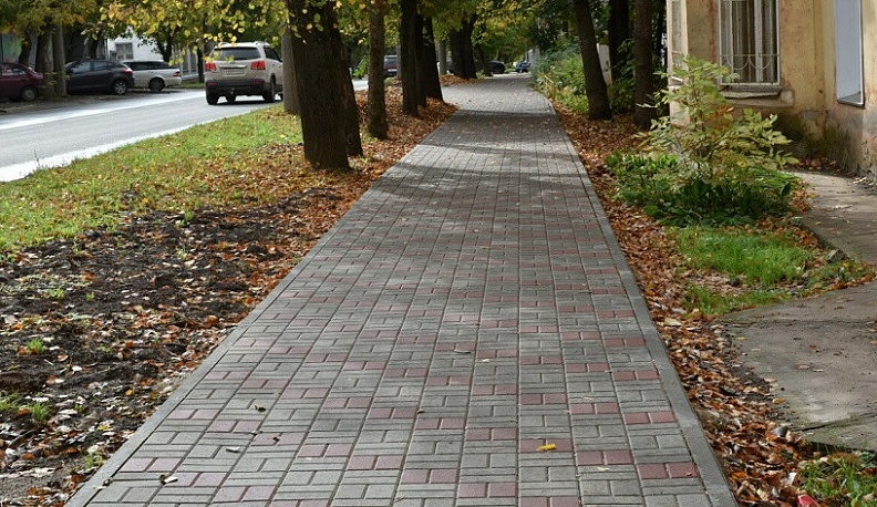 В Людинове около школы №5 в конце года появится тротуар 