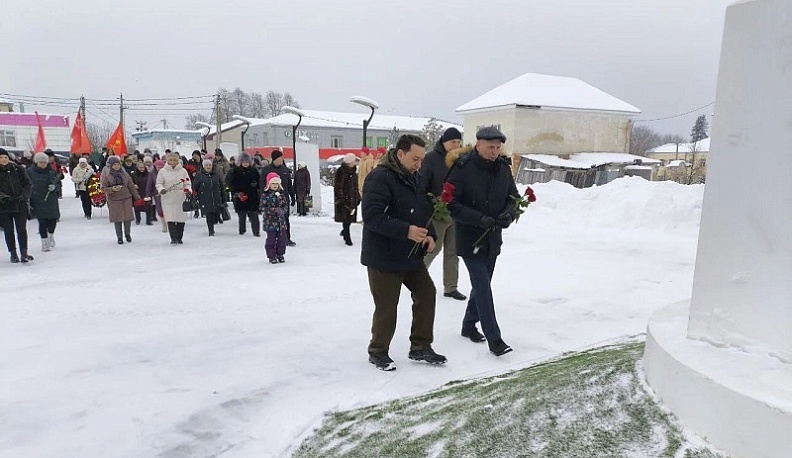 В Мещовске у мемориала Воинской Славы состоялся митинг по случаю 84-й годовщины освобождения города