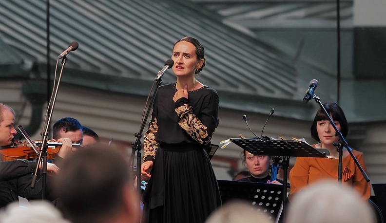 В День памяти и скорби в Калуге звучали патриотические песни и стихи