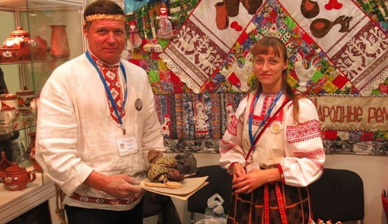 Евгения с отцом Александром Заборских на фестивале «Ладья» в столице.