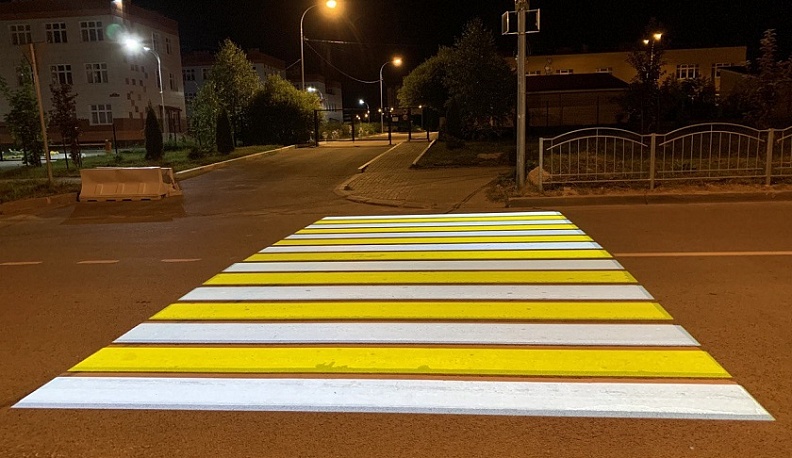 В Калуге вблизи школ появятся еще 10 проекционных пешеходных переходов
