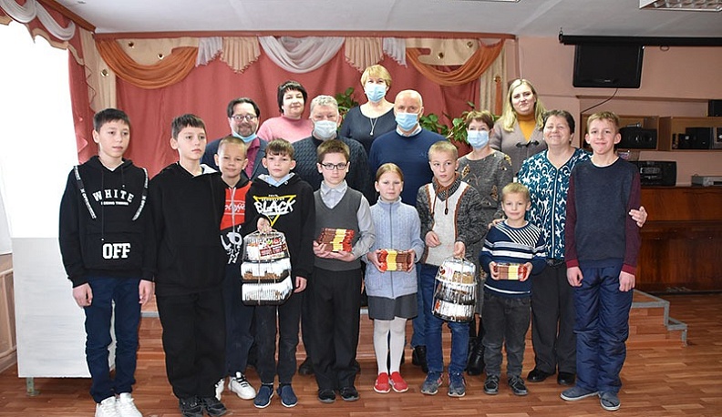 В Людиновском районе стартовал большой предновогодний поздравительный марафон