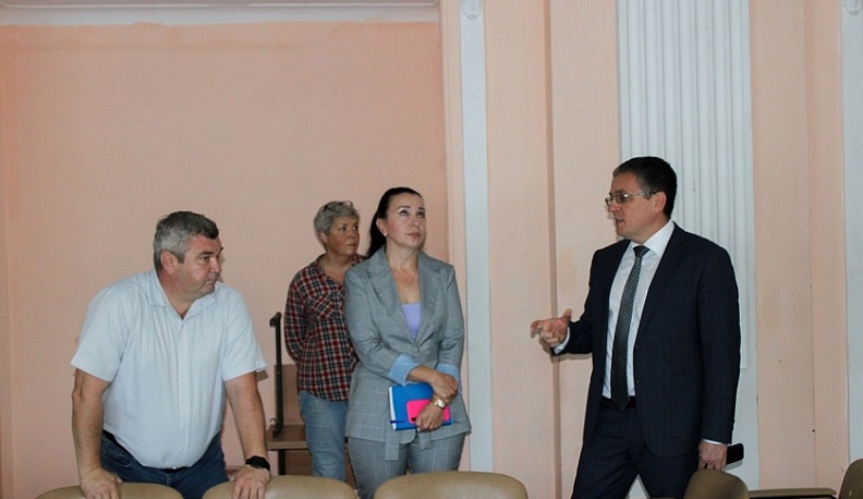 В Калуге планируют отремонтировать протекающую крышу досугового центра