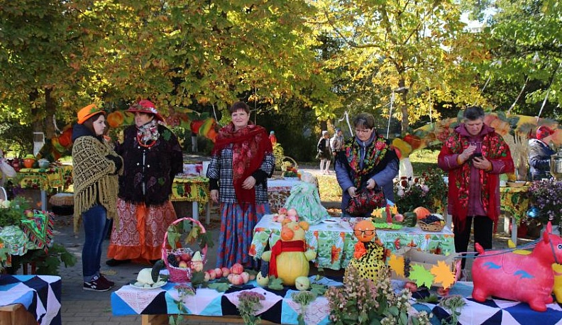 Народ собирается, веселье начинается