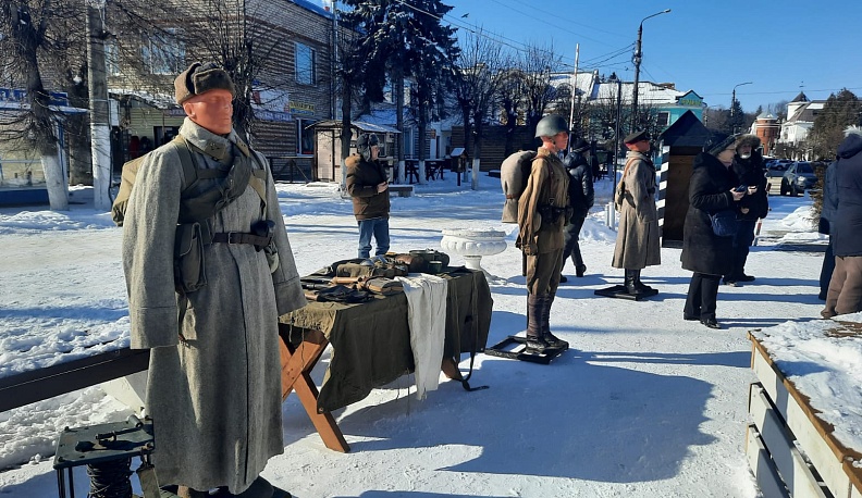 В День защитника Отечества в Тарусе проходит выставка реконструкторов