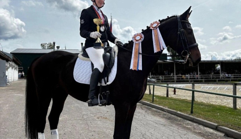 Калужанин завоевал награды на Всероссийских соревнованиях по конному спорту