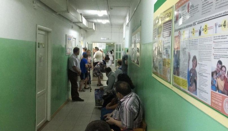 Губернатор считает, что оснований для очередей на прием к врачам сегодня нет