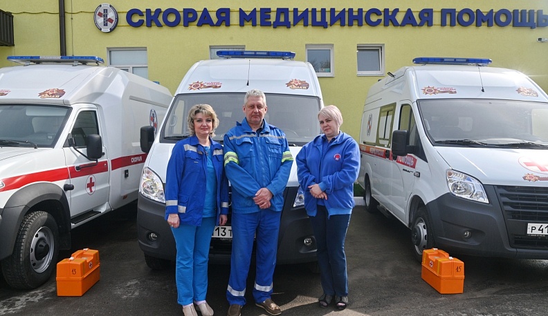 В Калуге с профессиональным праздником поздравили службу скорой