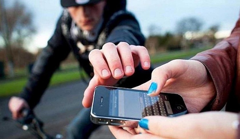 На вокзале Малоярославца подросток ограбил женщину