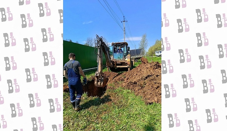 Сотрудники водоканала устранили утечки на магистральном трубопроводе в районе балабановской деревни Акатово
