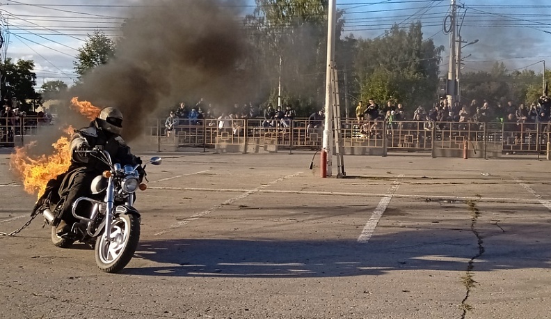 В Калуге показали шоу каскадёров