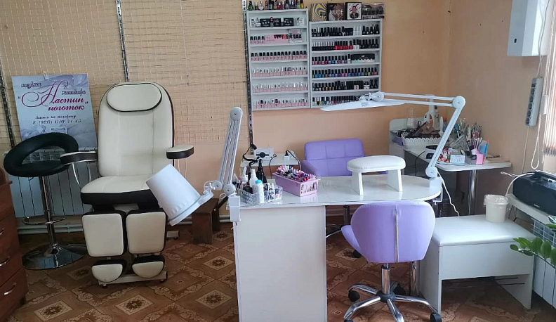 Жительница Медыни открыла маникюрный кабинет благодаря соцконтракту