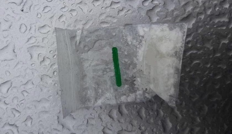 В Малоярославецком районе дорожный патруль обнаружил у пассажира одной из машин метилэфедрон