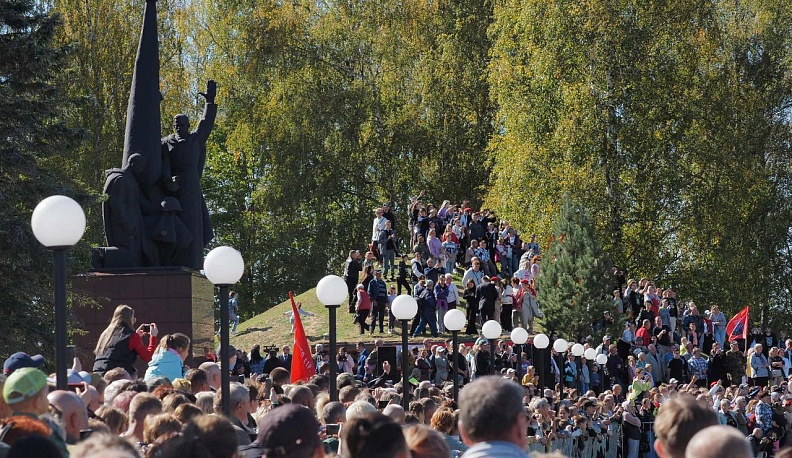 Владислав Шапша поздравил калужан с 80-летием освобождения Калужской области от немецко-фашистских захватчиков