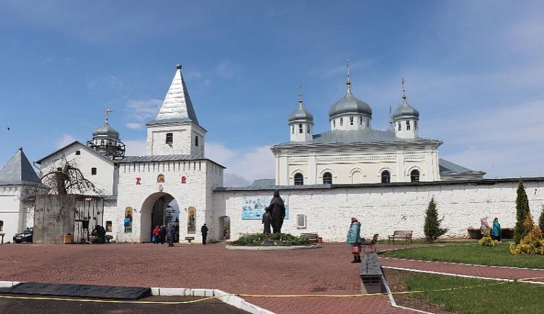 Под сенью небесного покровителя