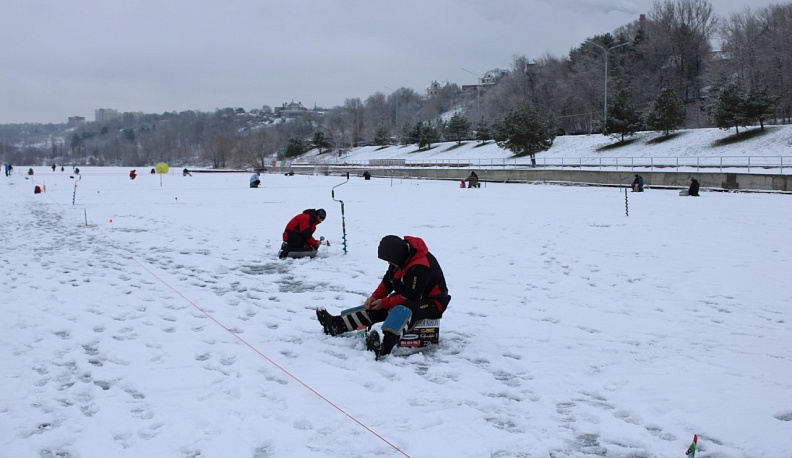 ...рыбаки вышли на лёд