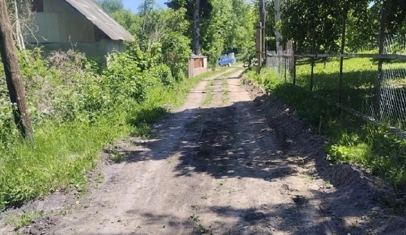 В Сухиничском округе после жалобы жителя прогрейдировали дорогу