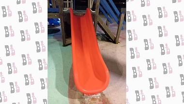 В Кировском округе жительница оставила благодарность за замену детской горки