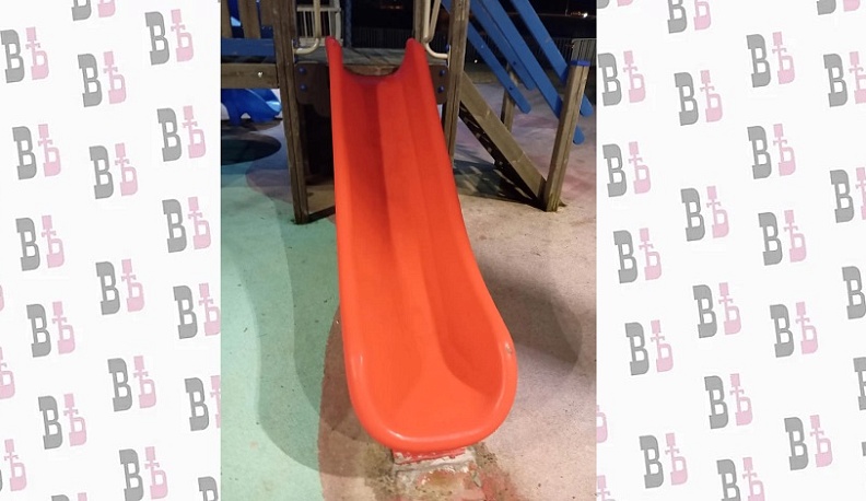 В Кировском округе жительница оставила благодарность за замену детской горки