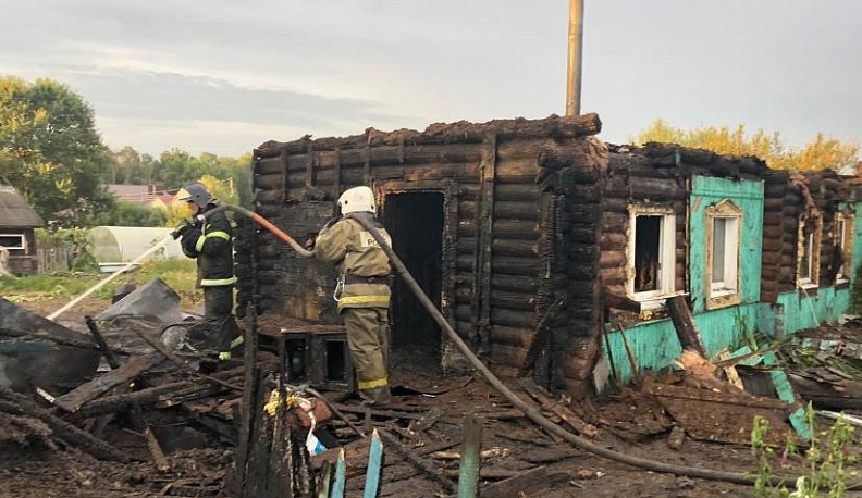 В пригороде Калуги сгорел жилой дом
