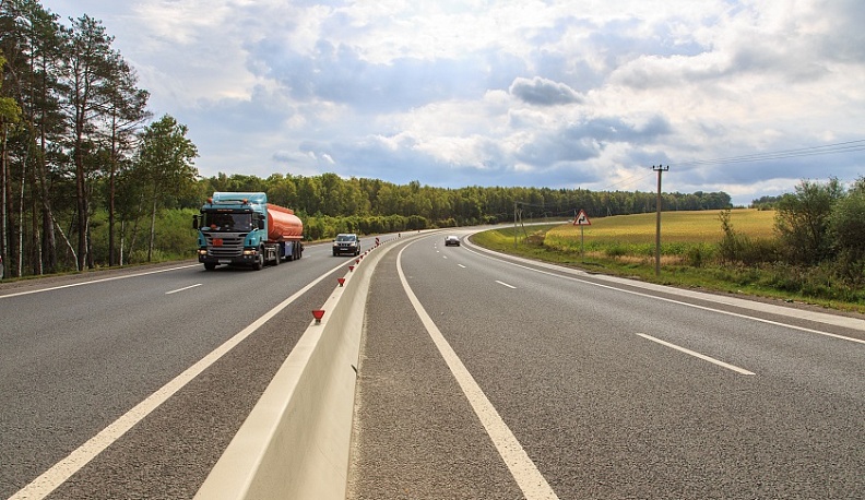 В Калуге грузовикам запретят ездить по городу в жару