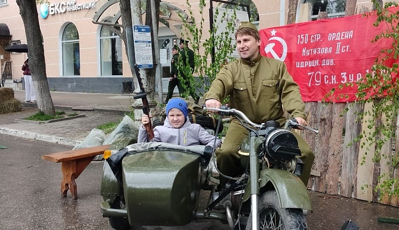 В Калуге Театральная площадь превратилась в музей Великой Отечественной войны