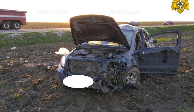 В Калужской области автомобиль слетел в кювет и перевернулся