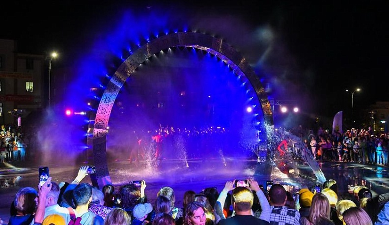 В Калуге опубликовали график вечерних шоу у проекционного фонтана