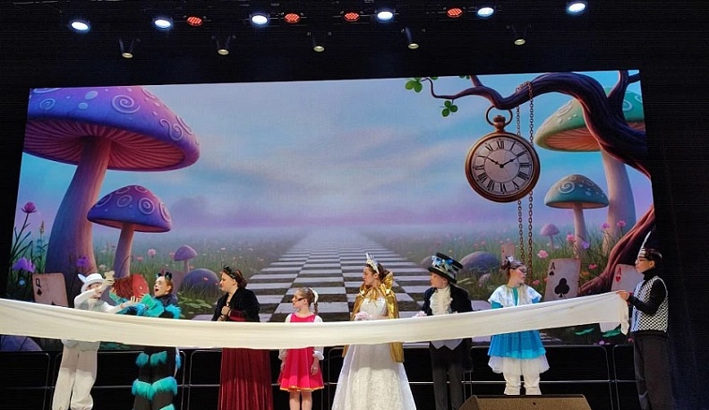 Школьный театр с другой стороны показывает региональный методический форум, открывшийся в Калуге 