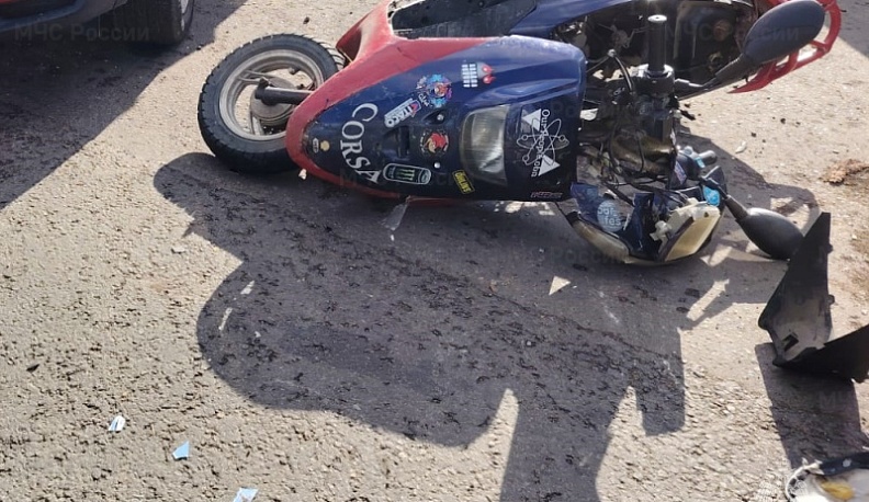 В Боровском районе водитель скутера попал в аварию