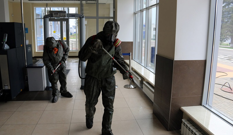 Калужские спасатели обработали международный аэропорт