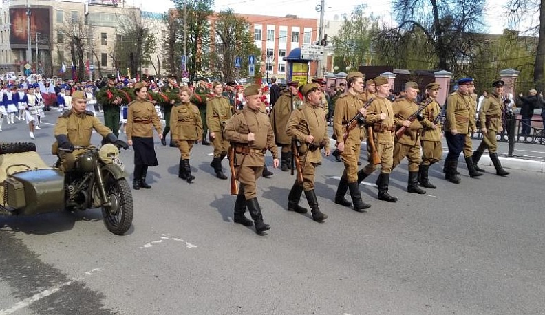В шествии «Бессмертного полка» в Калуге участвовало почти 100 тысяч человек