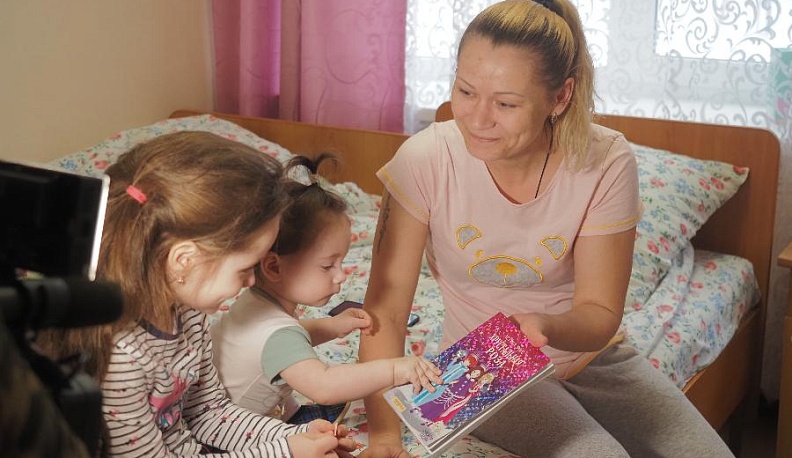 Сенатор Анатолий Артамонов встретился с переселенцами с Донбасса