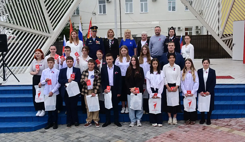 В Малоярославце прошла акция «Флаг моей Родины»