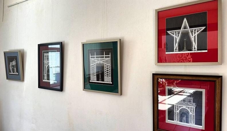 В Доме музыки открылась выставка главного архитектора Калуги Алексея Комова 