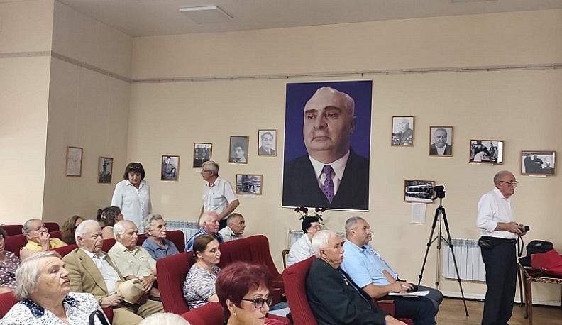 Людиновцы отметили 115-летие со дня рождения Григория Гогиберидзе