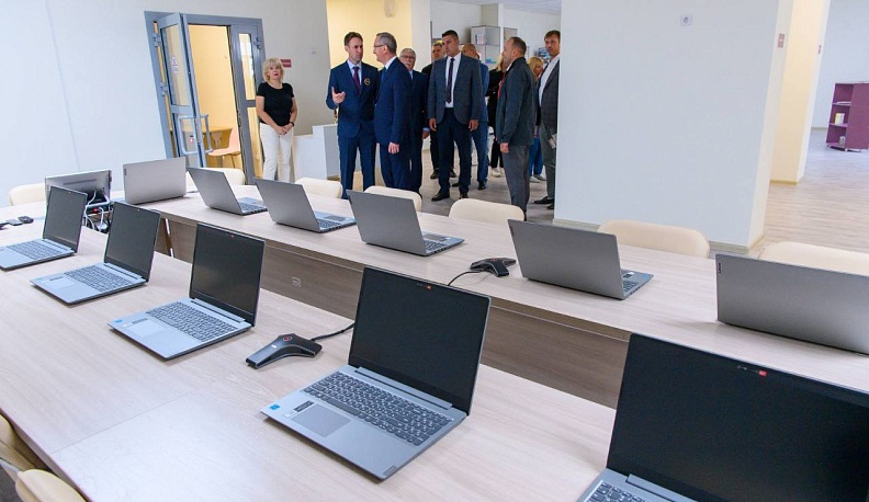 Малоярославецкую школу в микрорайоне «Заря» отметили одной из лучших в России