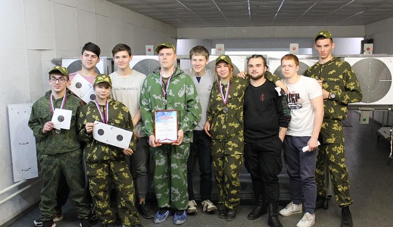 Студенты калужских колледжей выяснили, кто лучше стреляет