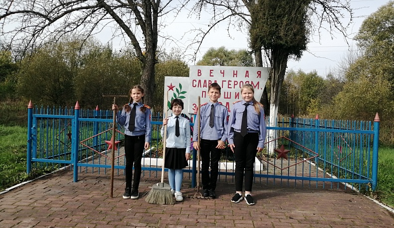 Достойны памяти героя