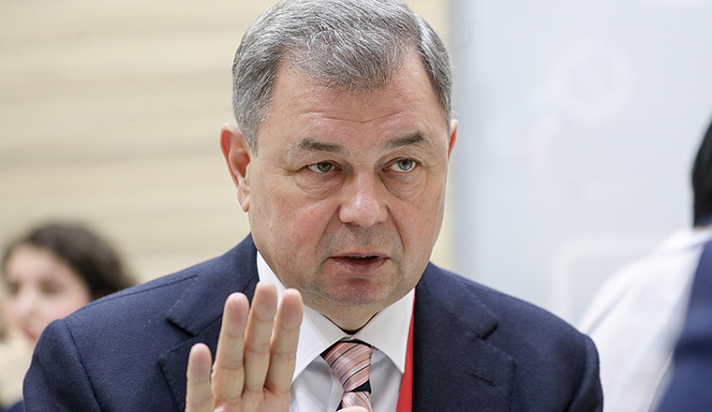 Анатолий Артамонов считает, что бизнес, участвующий в борьбе с коронавирусной инфекцией, нуждается в поддержке