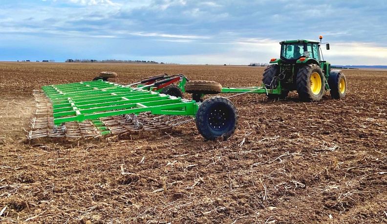 Сельхозтехника 11 районов Калужской области вышла в поле