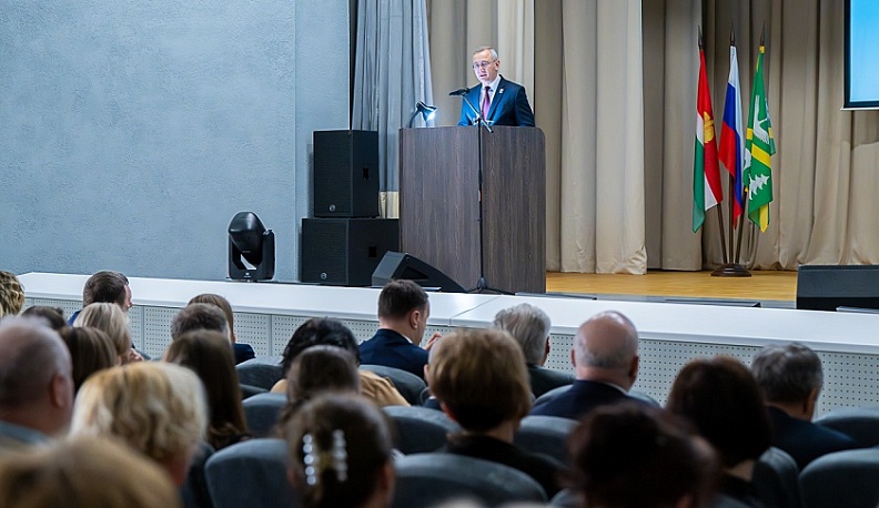  Владислав Шапша: «Задача амбициозная: сделать из Хвастовичского округа молочную столицу Калужской области»