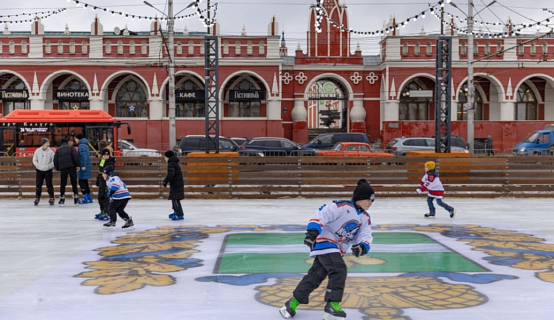 В Калуге готовятся к заливке главного катка у здания правительства
